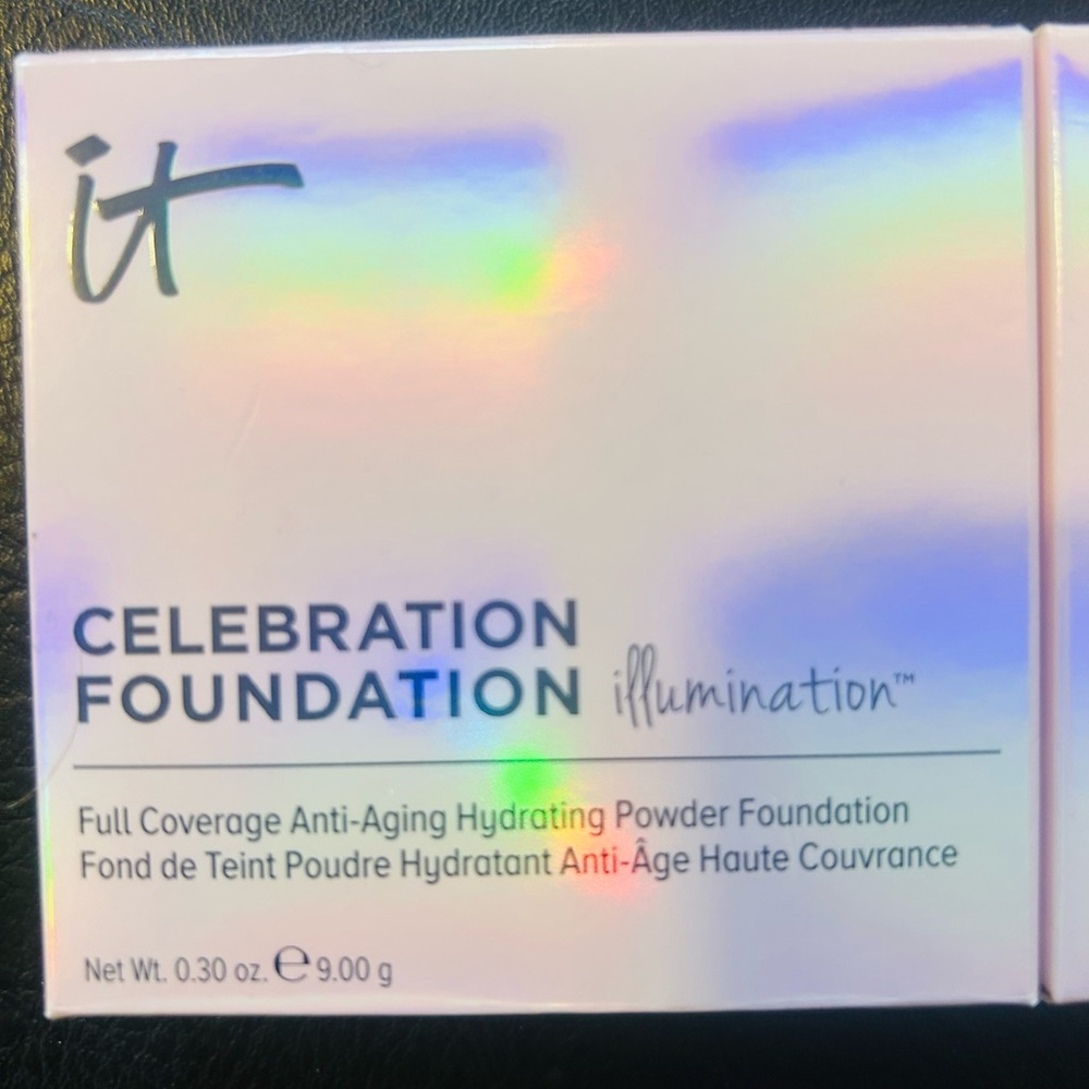it cosmetics Celebration Foundation Illumination - Medium - Picture 3 of 6